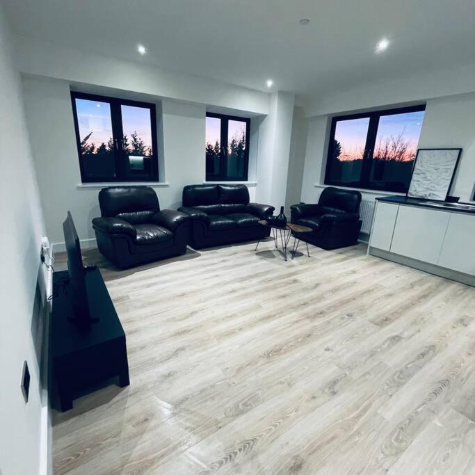 New One Bedroom Luxury Apartment In Solihull Exterior foto
