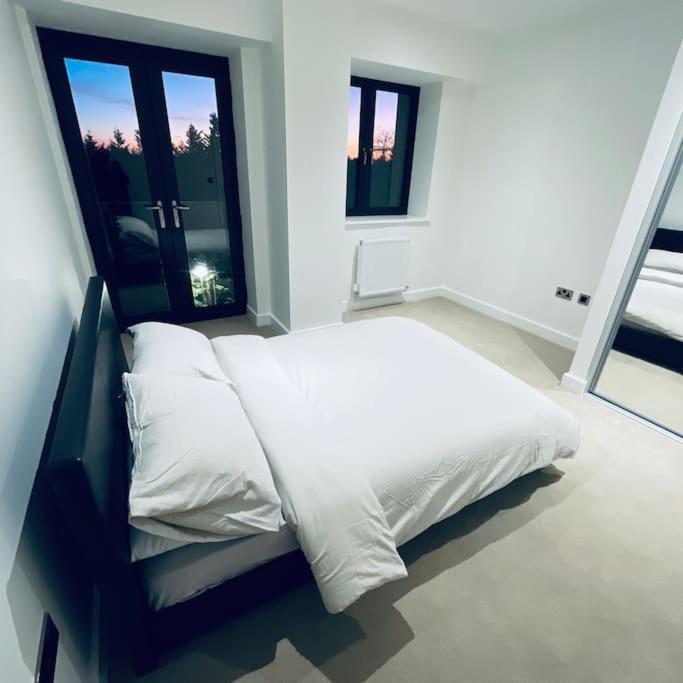 New One Bedroom Luxury Apartment In Solihull Exterior foto