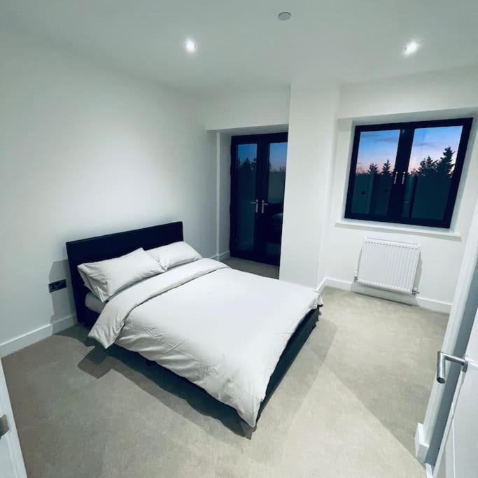 New One Bedroom Luxury Apartment In Solihull Exterior foto